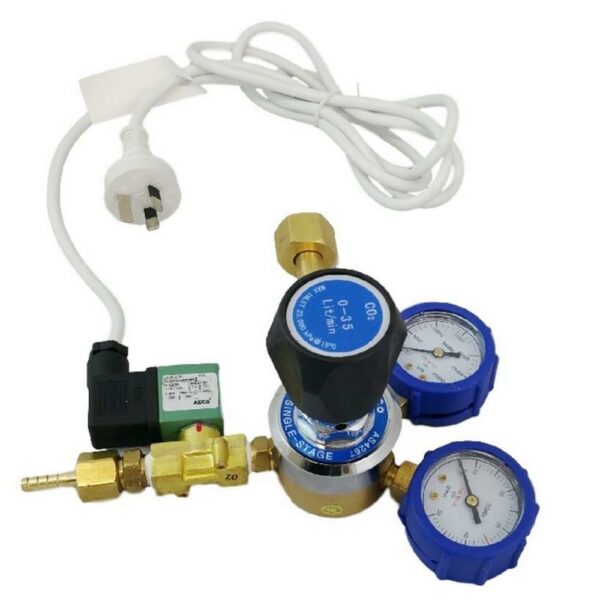 CO2 Regulator Kit with Dual Dials and Solenoid Switch 3